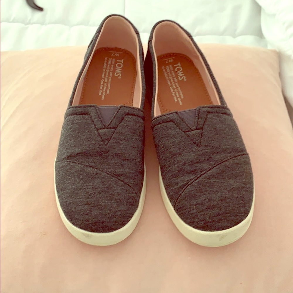 Toms Shoes